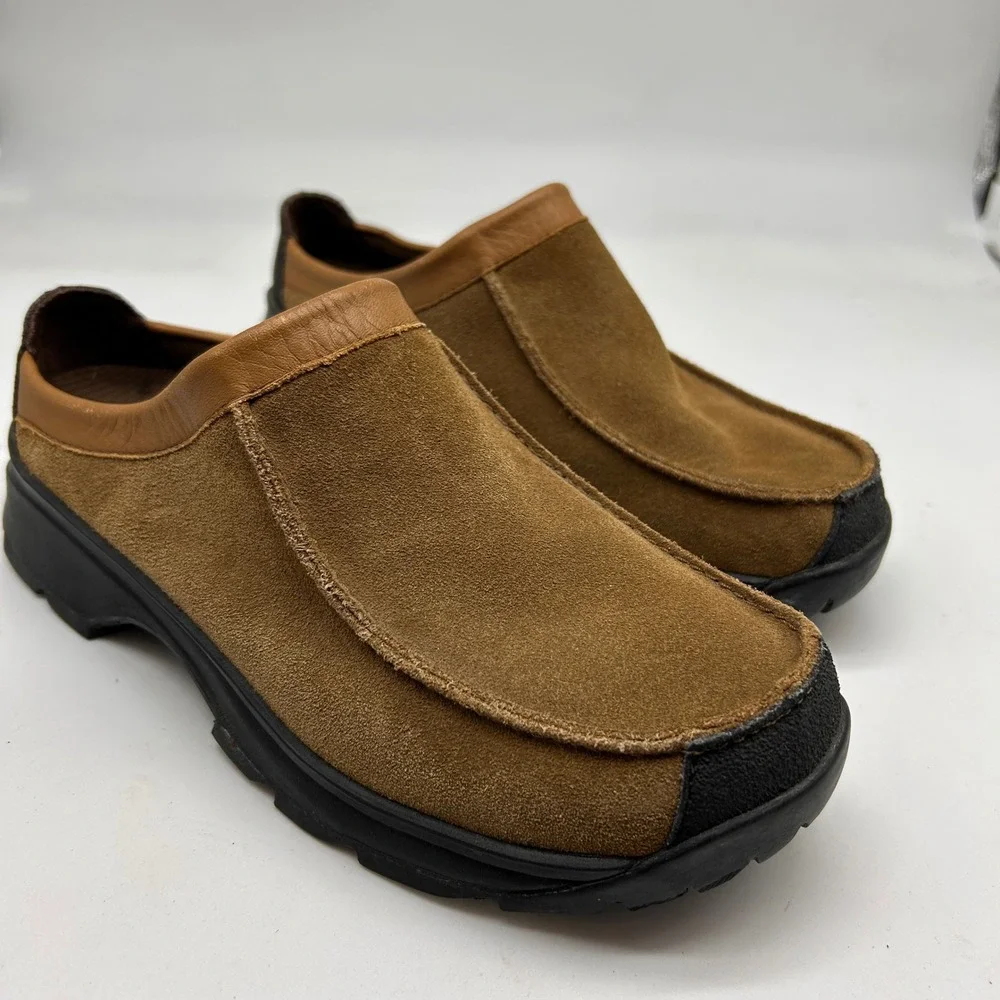 Clarks Mens 8 M Brown Suede Leather Slip On Loafers Casual Walking Shoes